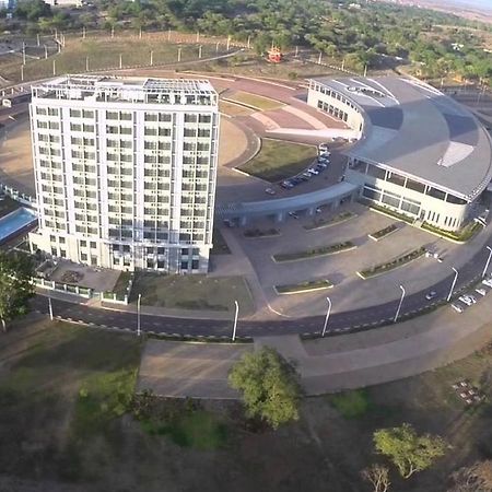 President Hotel At Umodzi Park Lilongwe Extérieur photo