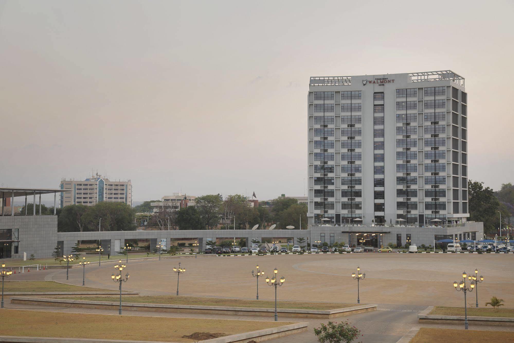 President Hotel At Umodzi Park Lilongwe Extérieur photo