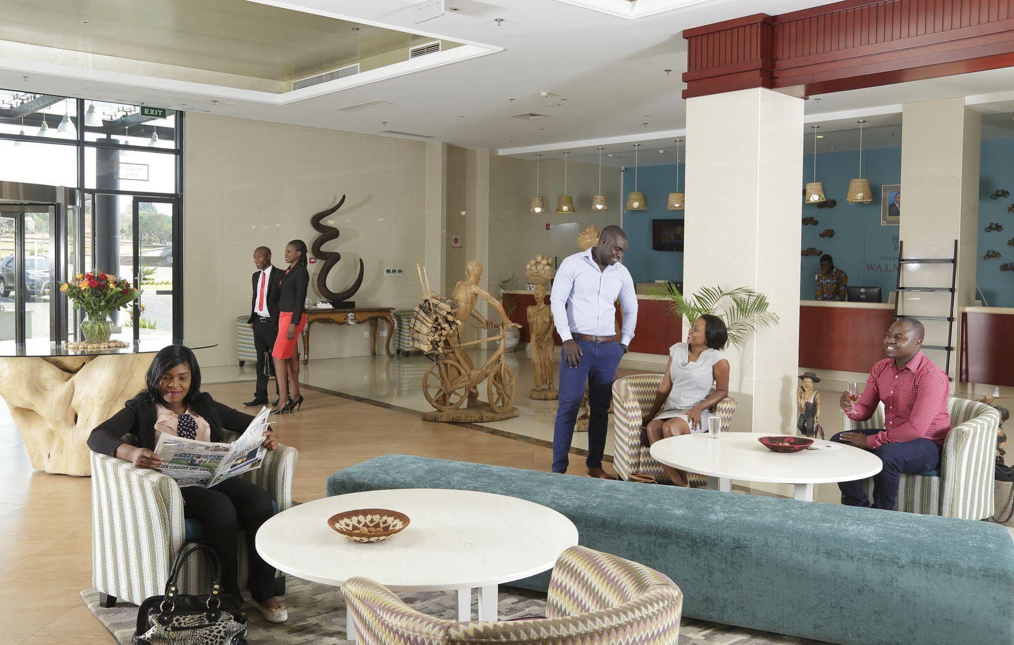 President Hotel At Umodzi Park Lilongwe Extérieur photo