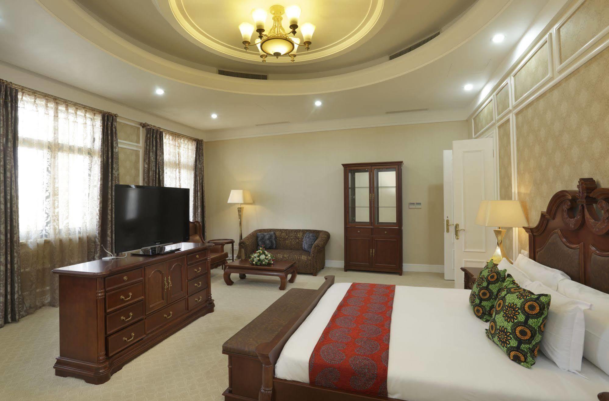 President Hotel At Umodzi Park Lilongwe Extérieur photo